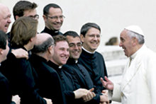 papa-sacerdotes-privatizam_